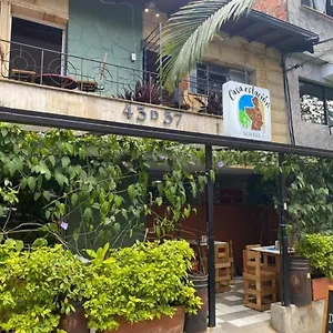 Casa Estación Y Restaurante Albergue Medellín